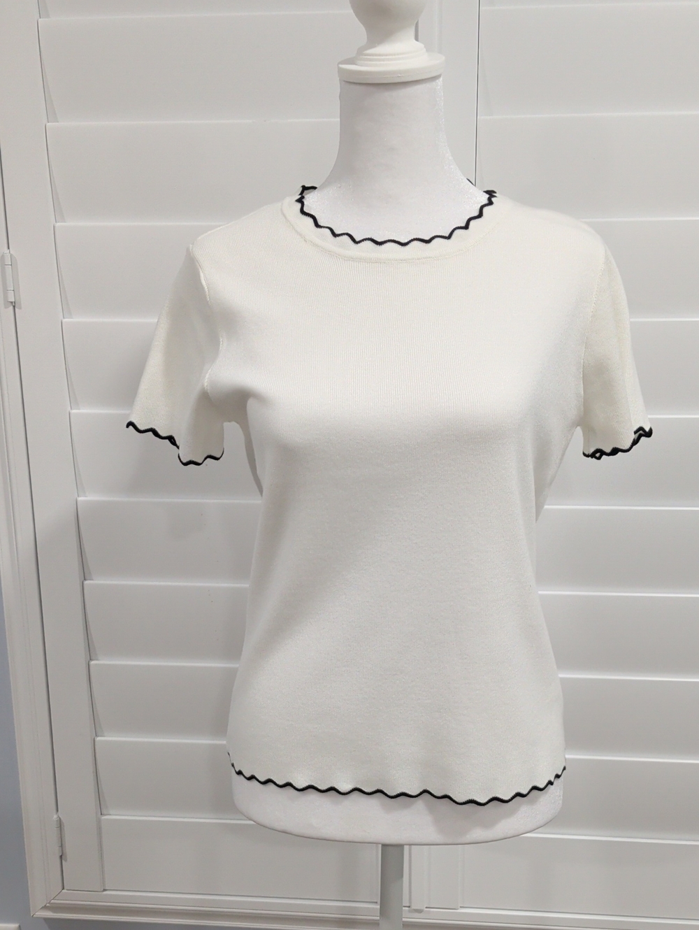 NWOT Cyrus White Short Sleeve Top with Black Scalloped Trim